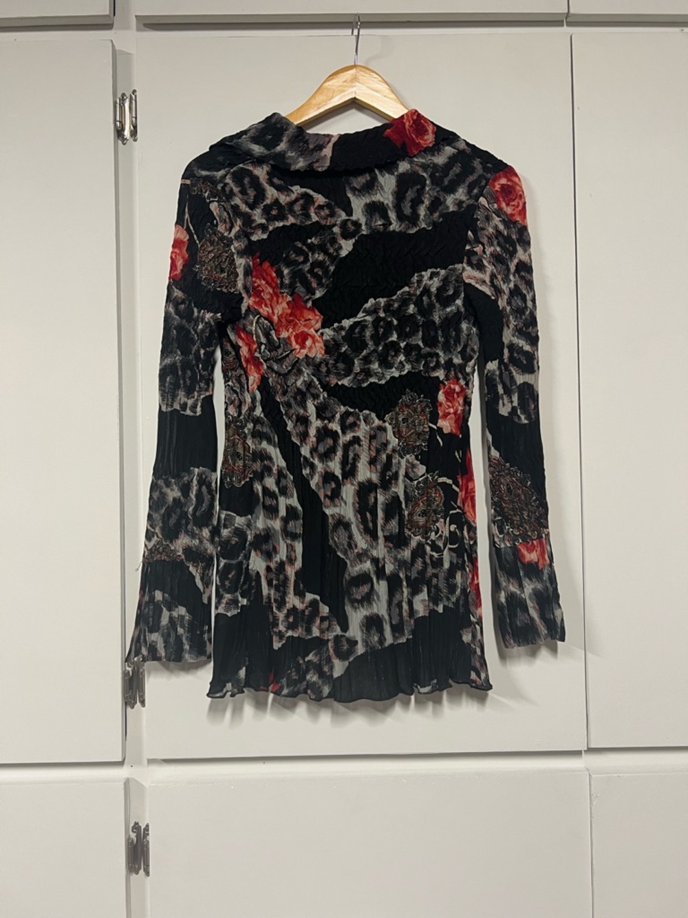 Alberto Makali Black Blouse with Red Floral Print - Picture 4 of 8